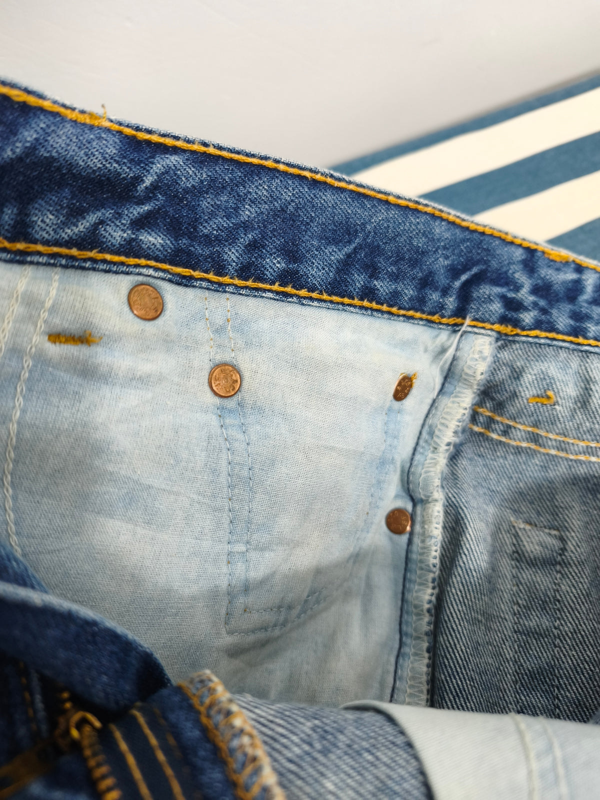 Vintage Levis 517 Blue Denim Shorts W30 Cut Off Raw Hem 90s Grunge Festival Y2K