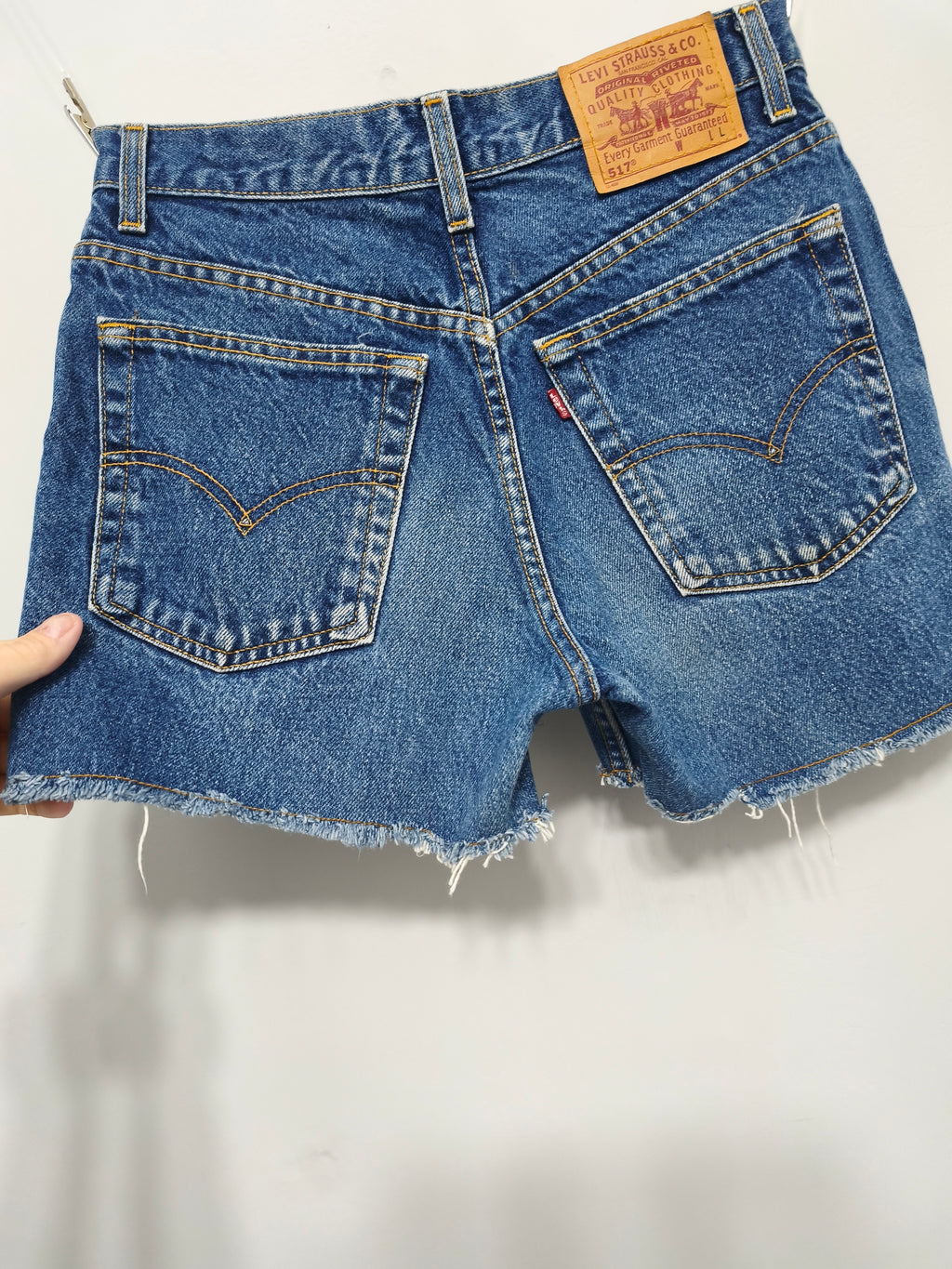 Vintage Levis 517 Blue Denim Shorts W30 Cut Off Raw Hem 90s Grunge Festival Y2K