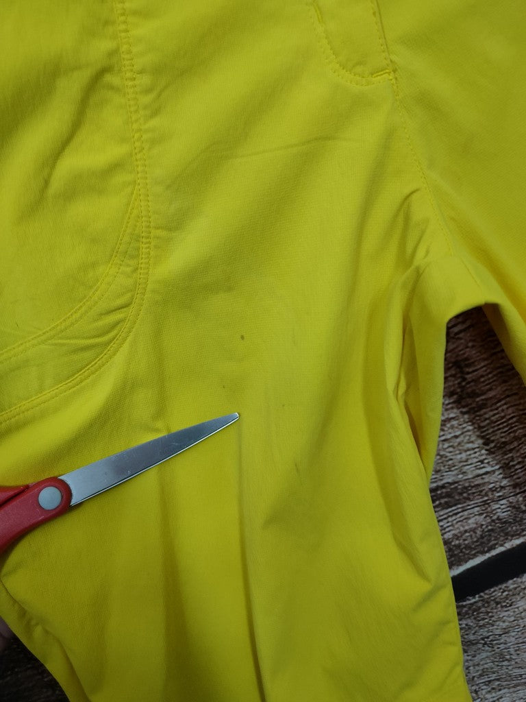Nike Women's Bright Yellow Stretch Nylon Utility Golf Walking Shorts Pockets UK Size 12