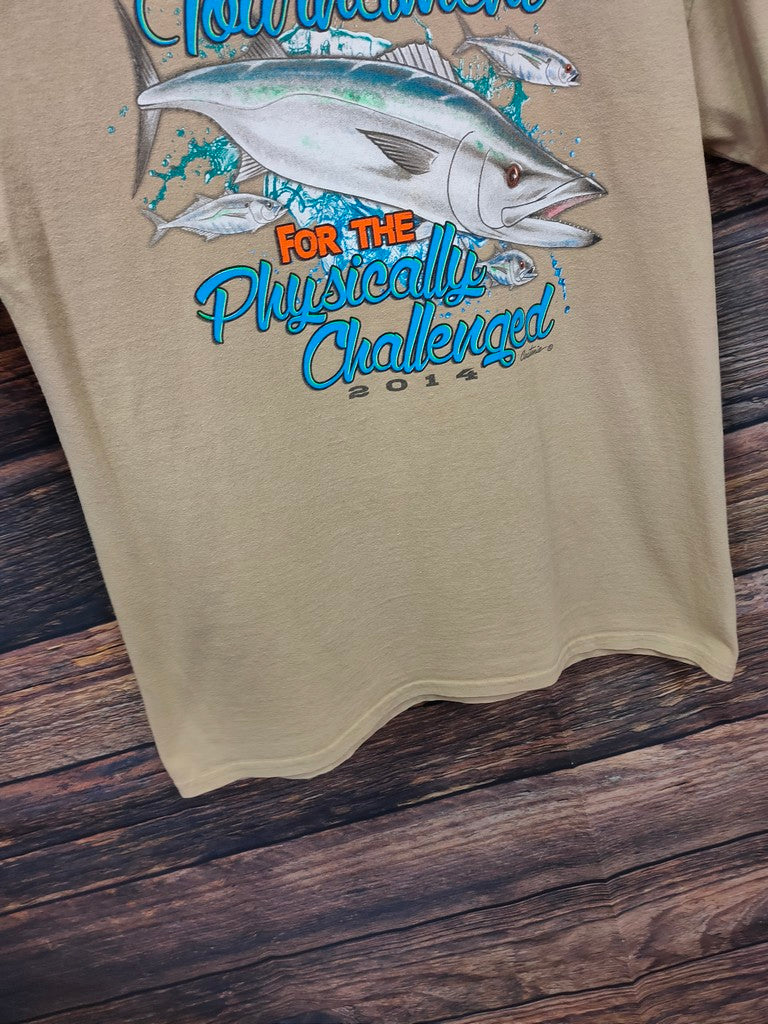 Gildan Brown Tan 2014 Fishing Tournament Graphic T-Shirt Men's Size Large Retro