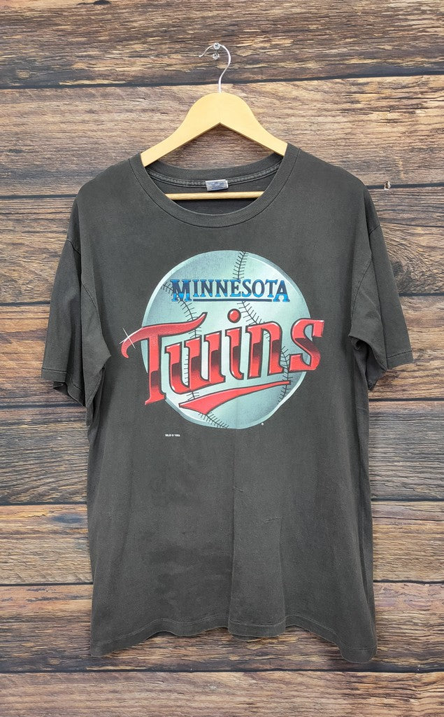 Vintage 1993 Salem Sportswear Minnesota Twins MLB Graphic T-Shirt Men's Size M