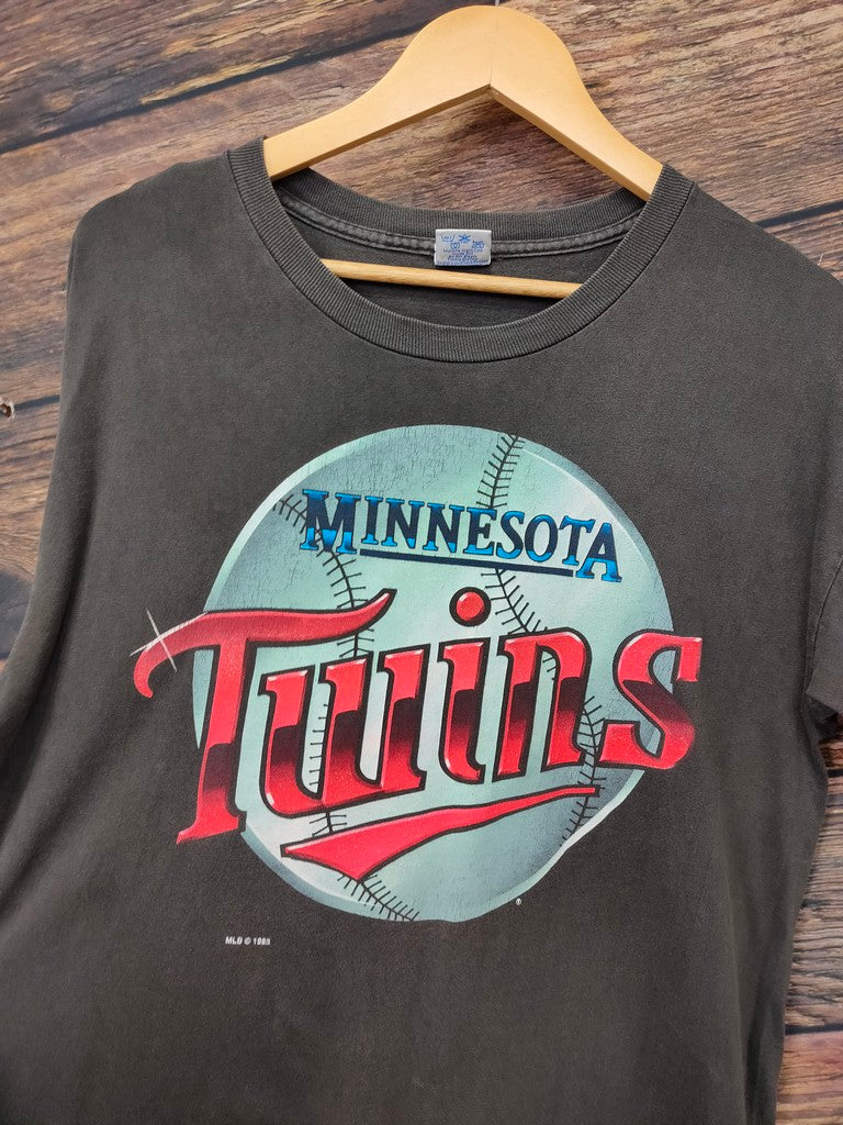 Vintage 1993 Salem Sportswear Minnesota Twins MLB Graphic T-Shirt Men's Size M