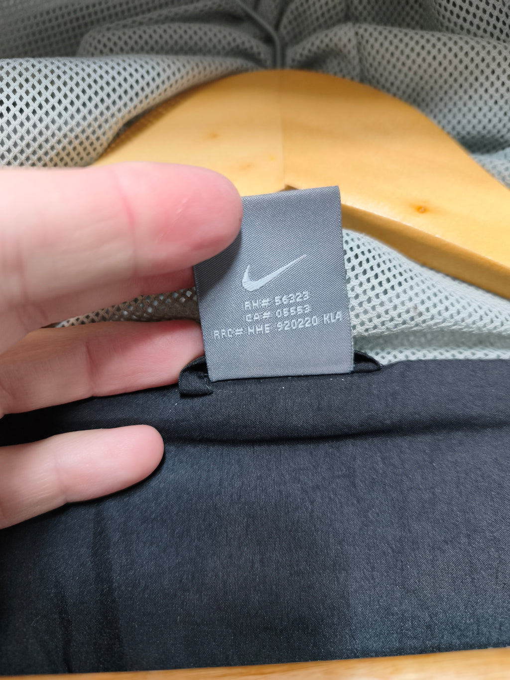Vintage Nike "Big Shirt" Era Metallic Silver Foil & Black Swoosh Windbreaker XXL