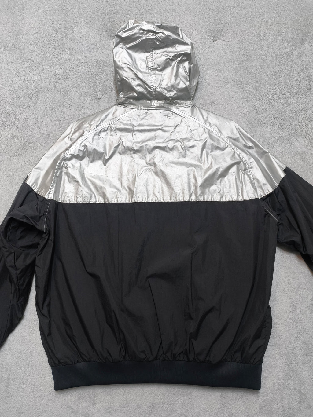 Vintage Nike "Big Shirt" Era Metallic Silver Foil & Black Swoosh Windbreaker XXL