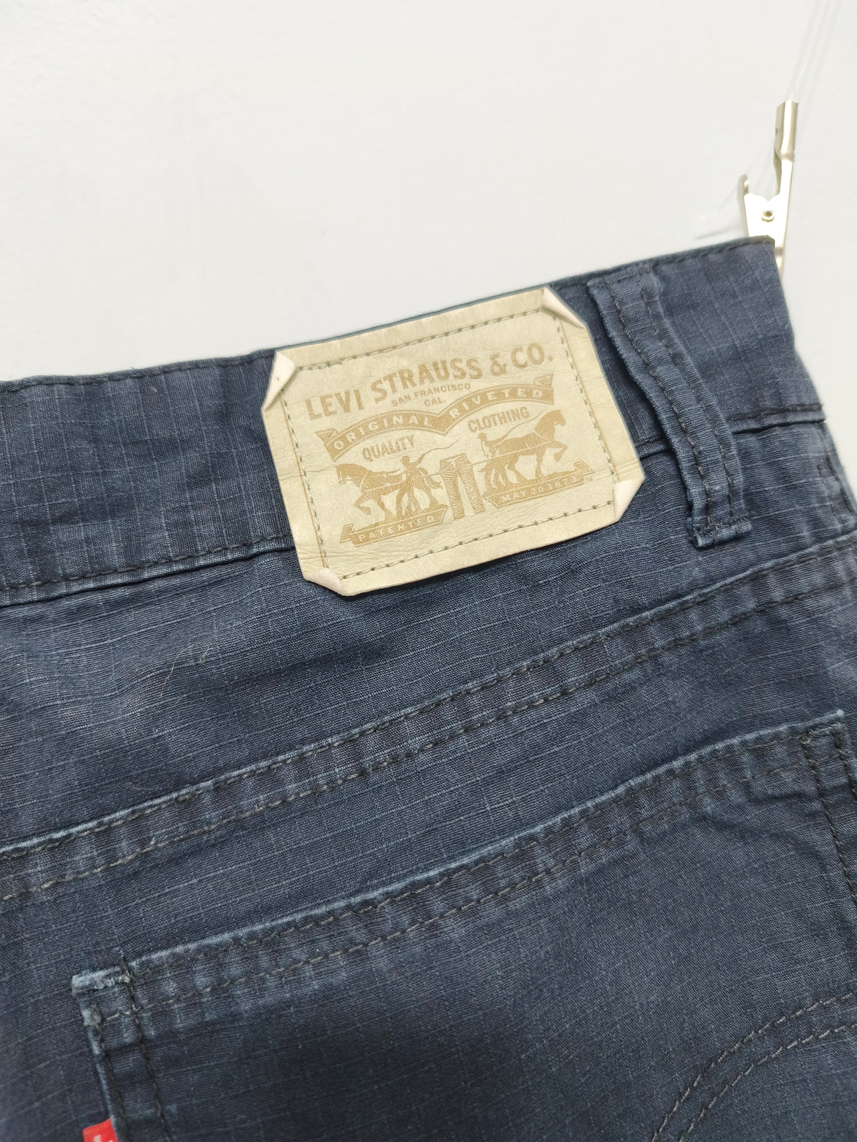 Vintage Levis Navy Cargo Shorts W28 Baggy Skater Y2K Retro Street Indie Grunge